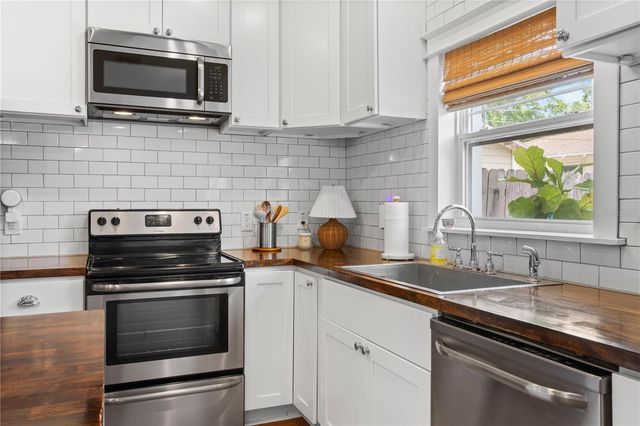 117 W GIDDENS AVENUE, Tampa, FL 33603