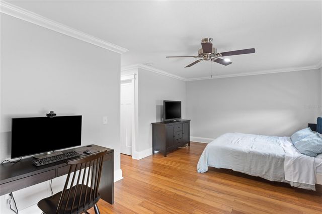 117 W GIDDENS AVENUE, Tampa, FL 33603