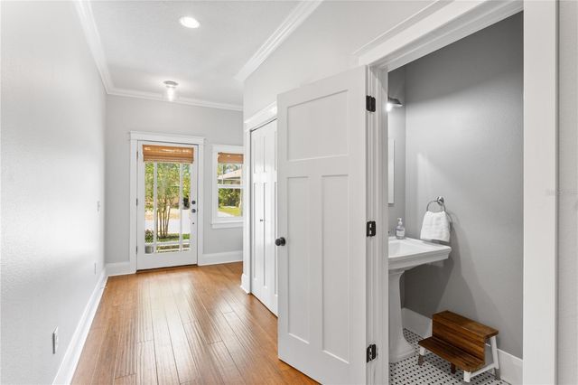 117 W GIDDENS AVENUE, Tampa, FL 33603