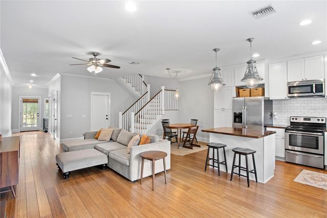 117 W GIDDENS AVENUE, Tampa, FL 33603