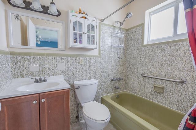 10 NW 60th Ct, Miami, FL 33126