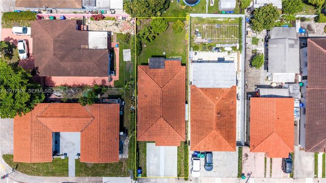 10 NW 60th Ct, Miami, FL 33126