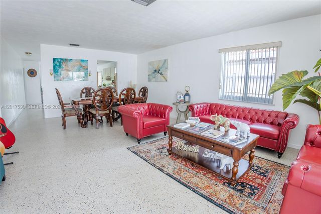 10 NW 60th Ct, Miami, FL 33126