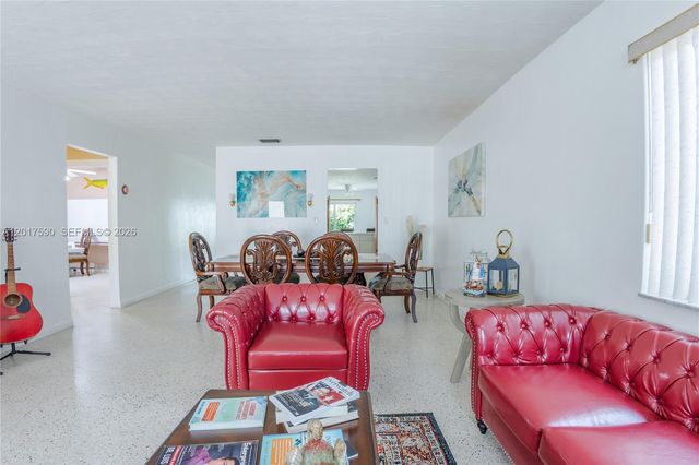 10 NW 60th Ct, Miami, FL 33126