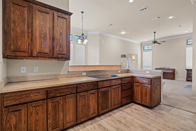 4900 Ridglea Hills Court, Fort Worth, TX 76116