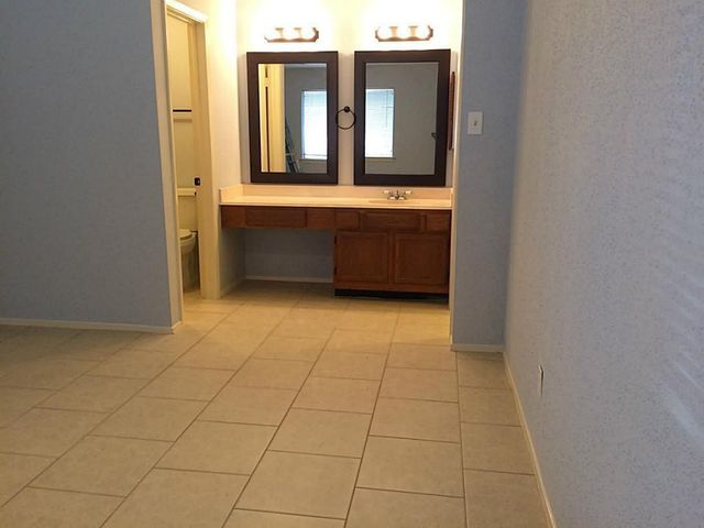 7351 Sonnet Glen Lane, Houston, TX 77095