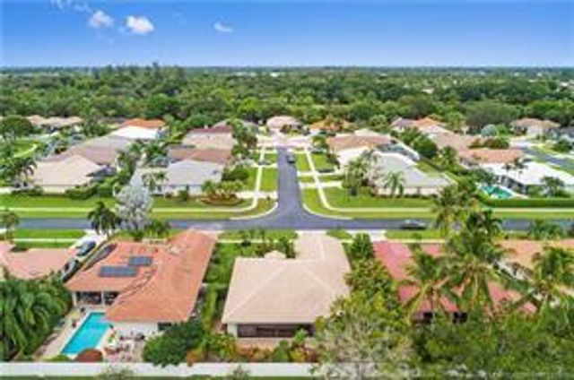9140 Cypress Hollow Drive, Palm Beach Gardens, FL 33418