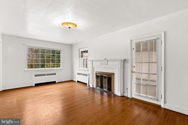 301 S IVY ST, Arlington, VA 22204