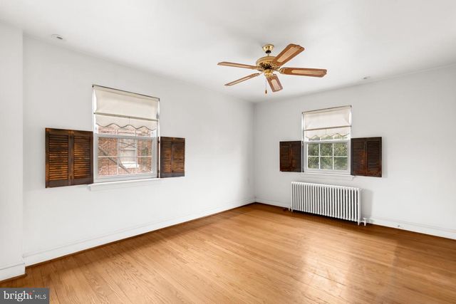 301 S IVY ST, Arlington, VA 22204