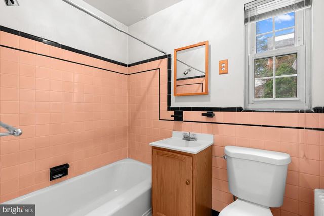 301 S IVY ST, Arlington, VA 22204