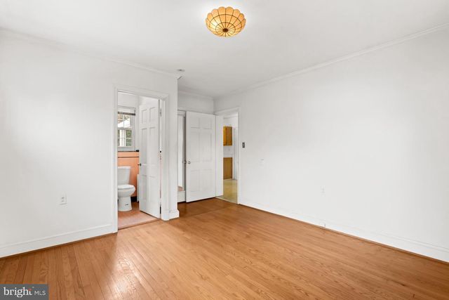 301 S IVY ST, Arlington, VA 22204