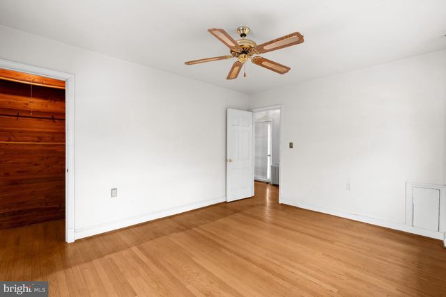 301 S IVY ST, Arlington, VA 22204