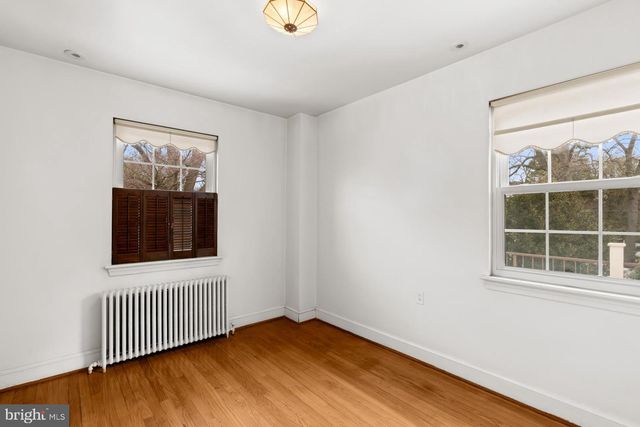 301 S IVY ST, Arlington, VA 22204