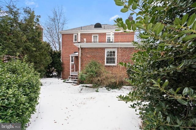 301 S IVY ST, Arlington, VA 22204