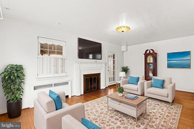 301 S IVY ST, Arlington, VA 22204