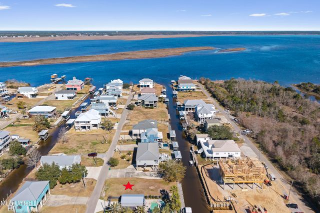 81 Fiber Street, Bay Saint Louis, MS 39520