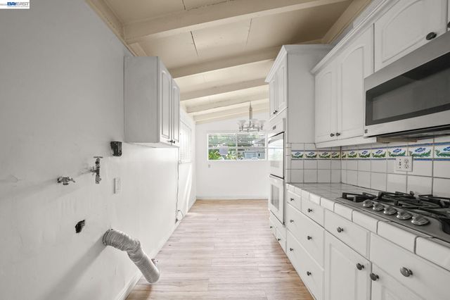 2315 Ralmar Ave, East Palo Alto, CA 94303