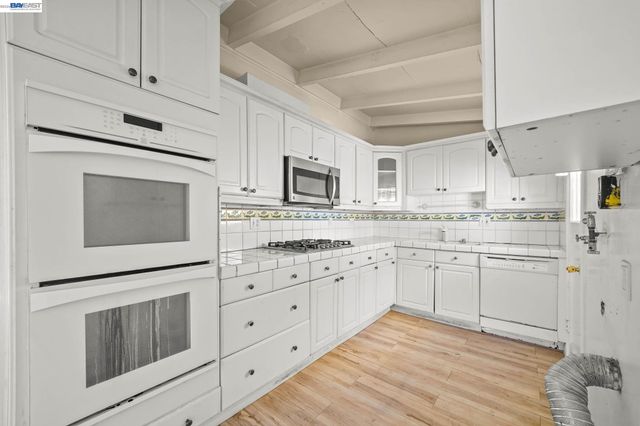 2315 Ralmar Ave, East Palo Alto, CA 94303