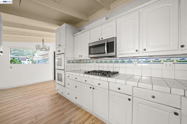 2315 Ralmar Ave, East Palo Alto, CA 94303