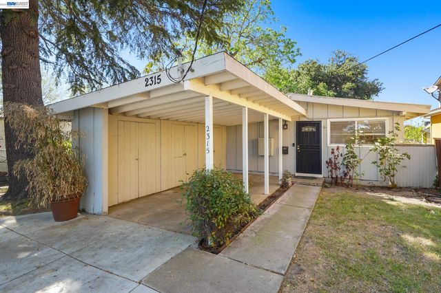 2315 Ralmar Ave, East Palo Alto, CA 94303