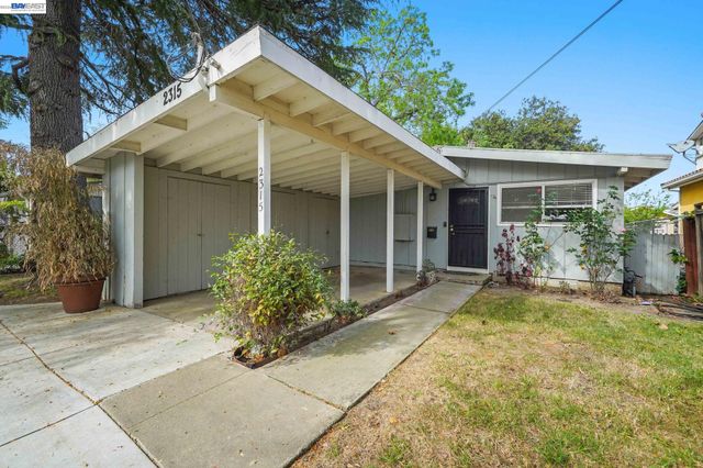 2315 Ralmar Ave, East Palo Alto, CA 94303