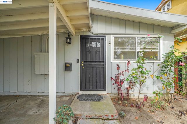 2315 Ralmar Ave, East Palo Alto, CA 94303