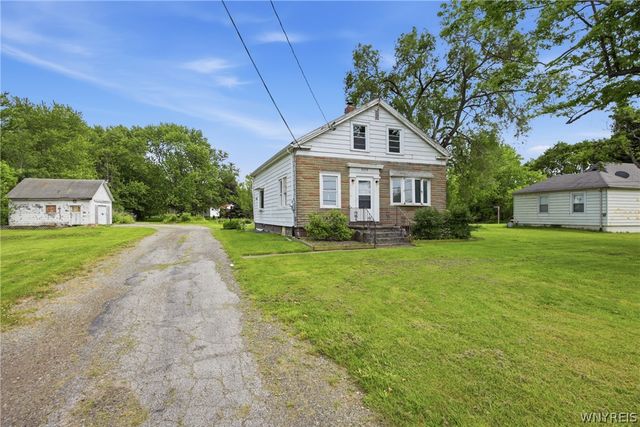 8279 Erie Road, Evans, NY 14006