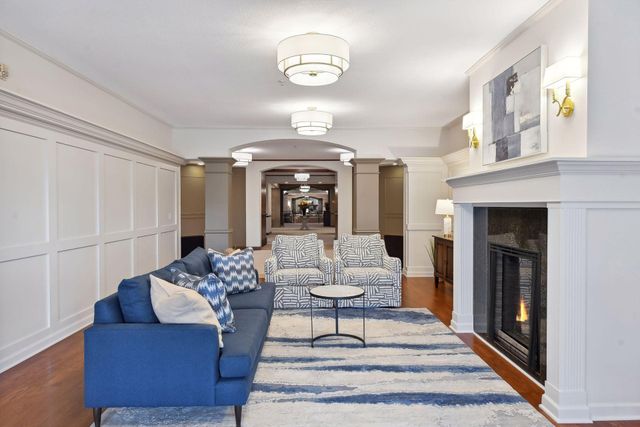 7100 Metro Boulevard 233, Edina, MN 55439