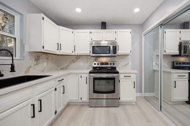 305 N Ennis St, Houston, TX 77003