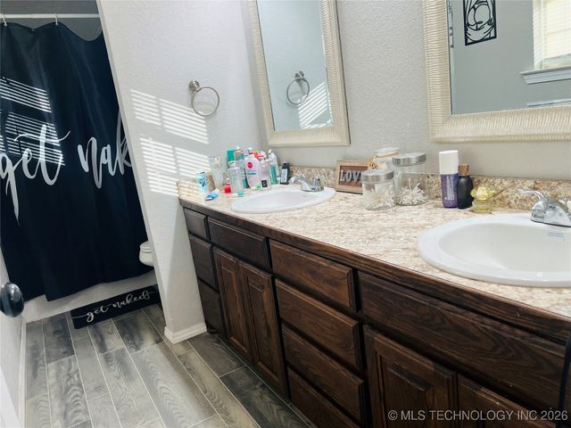 273 Main, Lone Grove, OK 73443