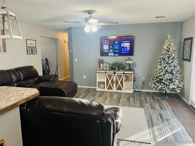 273 Main, Lone Grove, OK 73443