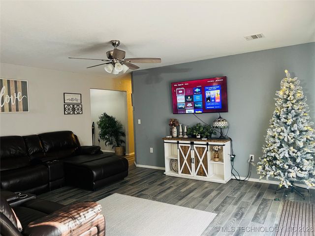 273 Main, Lone Grove, OK 73443