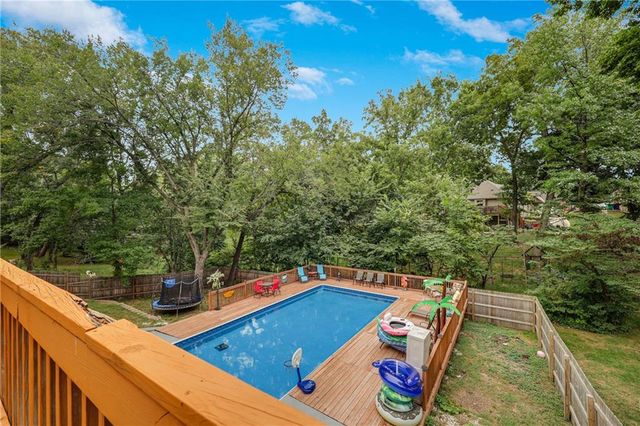 3400 SW 22nd Street, Blue Springs, MO 64015