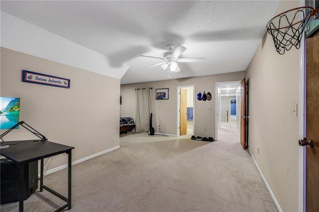 3400 SW 22nd Street, Blue Springs, MO 64015