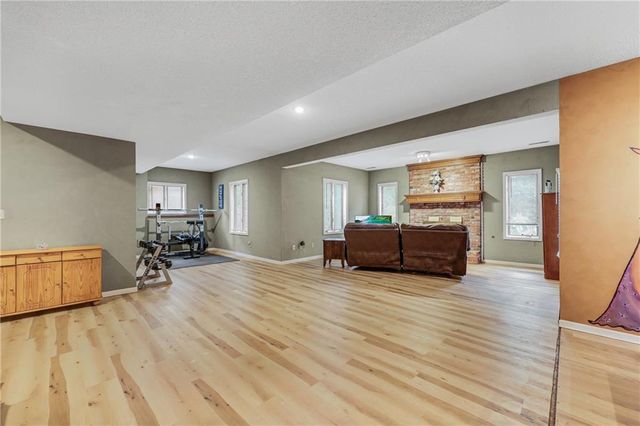 3400 SW 22nd Street, Blue Springs, MO 64015