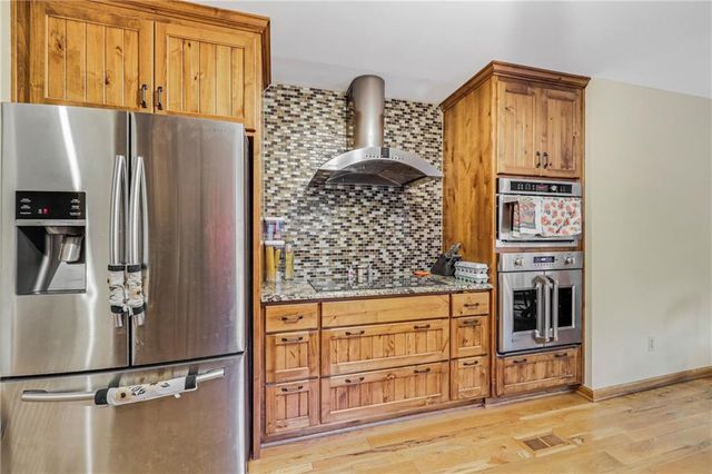 3400 SW 22nd Street, Blue Springs, MO 64015