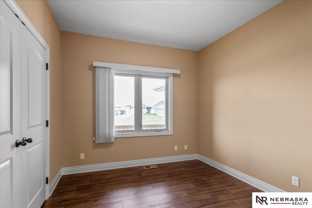 4905 Waterford Avenue, Bellevue, NE 68123