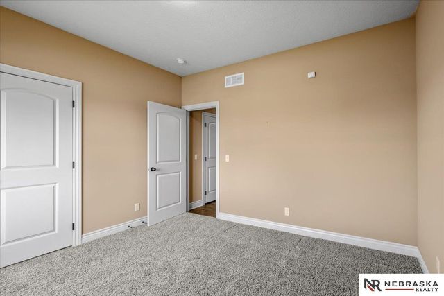 4905 Waterford Avenue, Bellevue, NE 68123