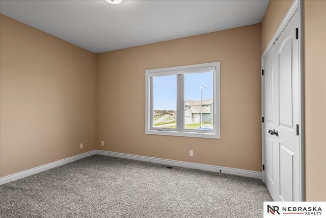 4905 Waterford Avenue, Bellevue, NE 68123