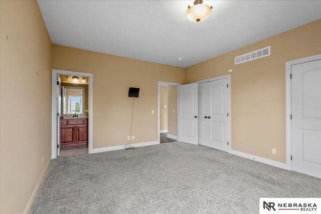 4905 Waterford Avenue, Bellevue, NE 68123