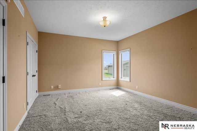 4905 Waterford Avenue, Bellevue, NE 68123