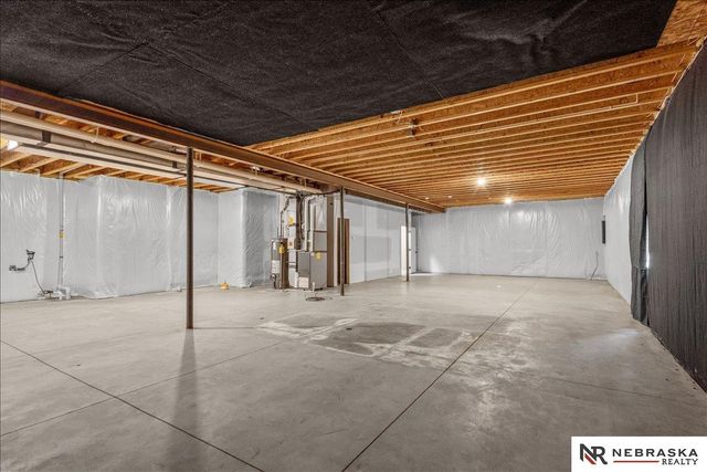 4905 Waterford Avenue, Bellevue, NE 68123