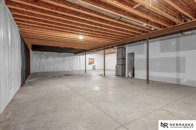 4905 Waterford Avenue, Bellevue, NE 68123