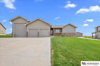 4905 Waterford Avenue, Bellevue, NE 68123