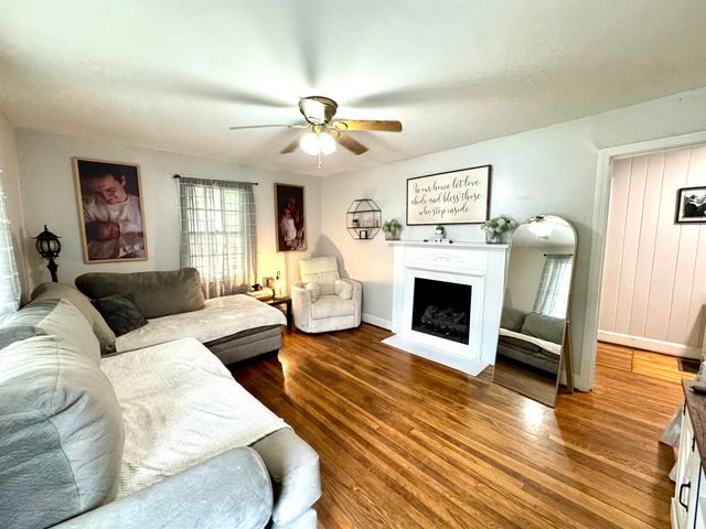 412 E Montgomery Street, Gaffney, SC 29340