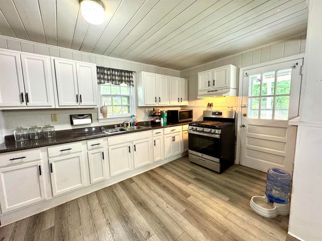 412 E Montgomery Street, Gaffney, SC 29340