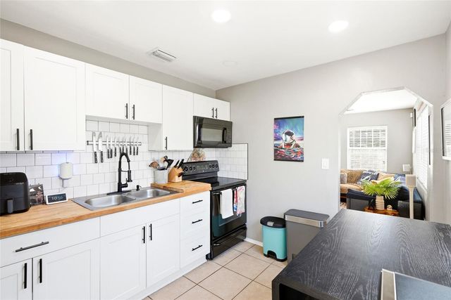 3220 16TH STREET N, St Petersburg, FL 33704