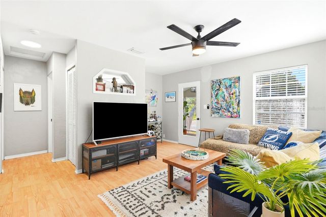 3220 16TH STREET N, St Petersburg, FL 33704