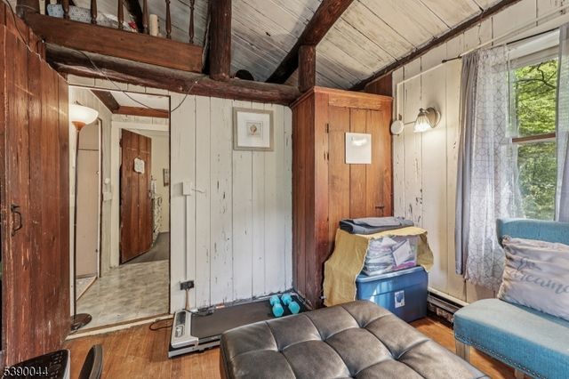 8 Woodland Rd, Ringwood Boro, NJ 07456