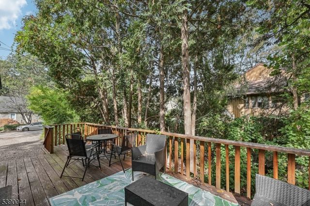 8 Woodland Rd, Ringwood Boro, NJ 07456